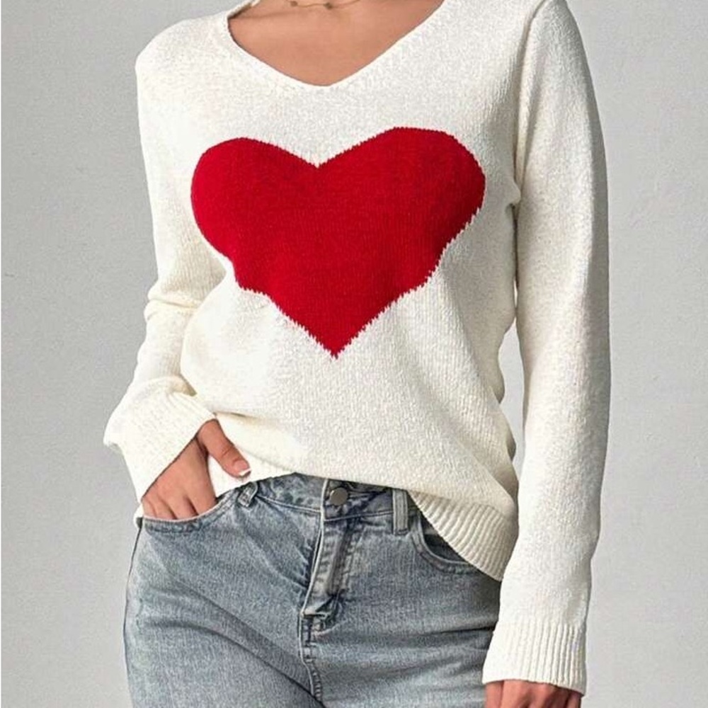 Sweater hearts trending fashion 2025